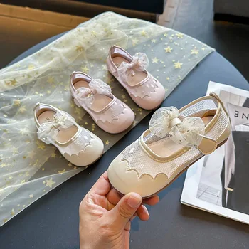 Весенне-летняя детская сетчатая обувь, детские дышащие сандалии для детского сада, модные летние пляжные туфли принцессы для девочек с кружевным бантом