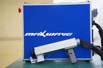 Лазерная чистящая машина для удаления пятен масла от ржавчины из эффективного волокна Maxwave Цена лазерной чистящей машины мощностью 50 Вт