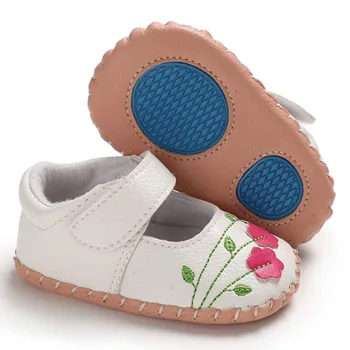 Обувь для девочки, Новорожденный малыш, мягкая резиновая подошва ручной работы, вышитый цветок, Первые ходунки для младенцев, обувь для детской кроватки принцессы